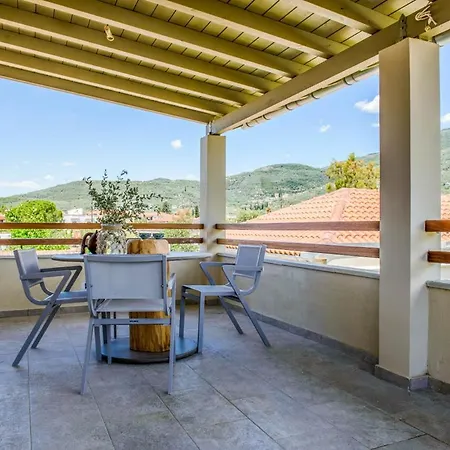 Sleeps 6 With Pool And Air Con *