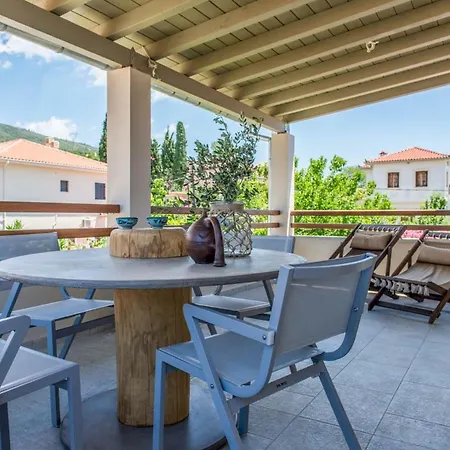 Sleeps 6 With Pool And Air Con * Kato Gatzea