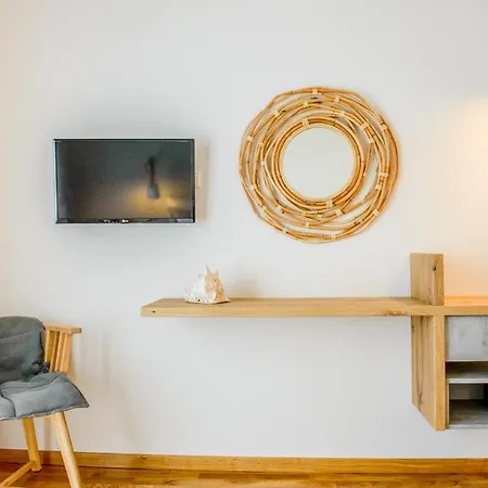 Vila Sleeps 6 With Pool And Air Con