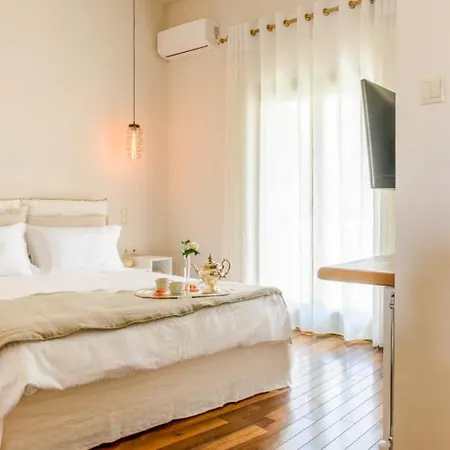 Vila Sleeps 6 With Pool And Air Con