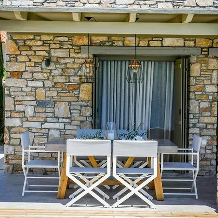 Vila Sleeps 6 With Pool And Air Con *