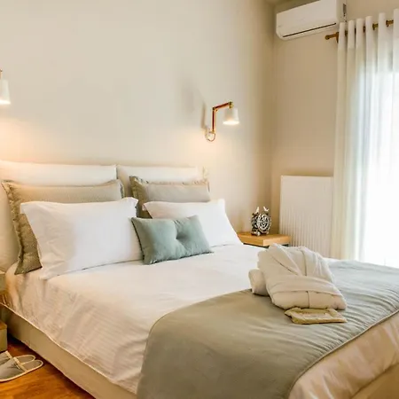 Sleeps 6 With Pool And Air Con Vila Kato Gatzea